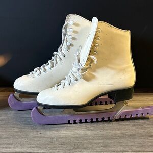 CCM Women's White Ice Skates with Purple Guards